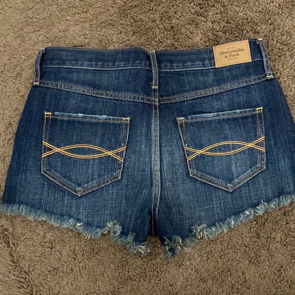 Abercrombie & Fitch Mid-Rise Cutoff Denim Shorts Dark Wash Size 0 - Picture 11 of 11